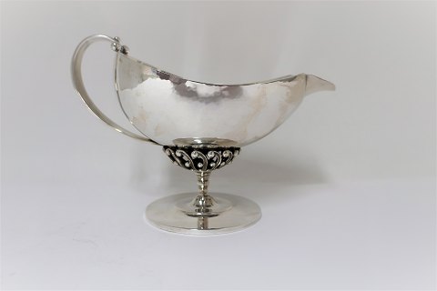 Georg Jensen. Flødekande / Smørnæb. Design Johan Rohde. Model 43. Sterling (925)