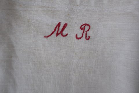 An old bag made of antique flax, with embroidery made by hand with a red signature "MR" This bag is a beautiful way to have your  laundry65cm x 37cmIn a very good condition