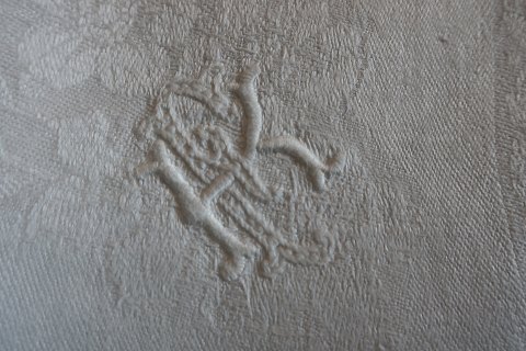 Antikke Stofservietter/Mundservietten
Aus Flachs
Handgemacht
Mit schönem Gewebe mit Initialen und Struktur
60cm x 60cm
Wir haben: 12 stk. die gleich sind
In sehr gutem Stande
Das antikke, dänishe Leinen und Barchent ist unser Sondergebiet