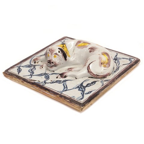 Rare Northgerman Kellinghusen tile with a dog 
circa 1800. Size: 13x13cm