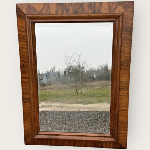 Facettenspiegel
Mahagonirahmen
900 DKK