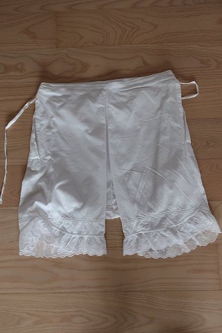 Schöne alte Mameluck mit Stickerei handgemacht
Eine schöne Bekleidung
In gutem Zustand