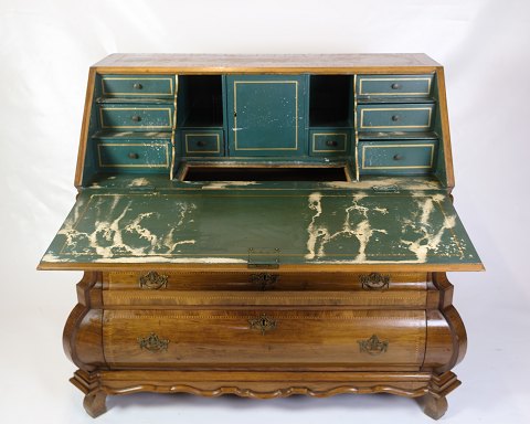 Chatol mit Intarsien, vier Schubladen, aus hellem Nussbaum, Lysberg & Hansen, datiert auf die 1890er Jahre.