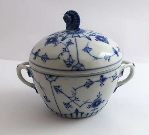Bing & Gröndahl. Blau bemalt. Zuckerdose. Modell 302. Höhe 11 cm. (1 Wahl)