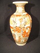 Schöne 
japanische 
Vase.
 Höhe: 24,5 
cm.
 um das Jahr 
1850-90
 Kontakt für 
Preis.
