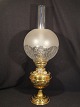 Messing 
Petrolium 
lampe.Højde: 45 
cm inklusive 
røgrør.uden 
Rauchgas Höhe: 
23,5 cm.
cosmo ...