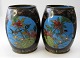 Paar 
chinesische 
Cloissonne 
Vasen, 19. 
Jahrhundert. 
Meistens sind 
in Blau und 
Schwarz. 
Dekoriert ...