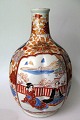 Gro&szlig;e 
japanische 
Imari Vase, aus 
dem 19. 
Jahrhundert. 
Unterzeichnet. 
...