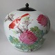 Chinese bojan 
mit Holzdeckel, 
20. 
Jahrhundert. 
Polychrome 
Dekoration mit 
Vogel und 
Blumen. Mit ...