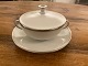 weiße Brühe 
Tasse / 
Suppentasse von 
Bing & Gröndah 
Aladdinl mit 
silbernen / 
platin Rändern. 
...