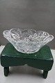 Oval fruit bowl 0f crystal glass with oak leaf chisels