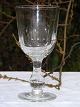 Altes Glas 
balusterstilk 
Ball und flache 
Füsse,  Höhe 
16,8 cm. 
Tadeloser  
Zustand.