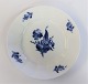 Königliches 
Kopenhagen. 
Blaue Blume, 
eckig. Flacher 
Teller. Modell 
8514. 
Durchmesser 
19,5 cm. (2 ...