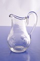 Sahnekännchen 
mit 
geschliffenen 
Sternen, Höhe 
10,8 cm. 
Tadelloser 
Zustand. clear 
glass jug ...