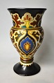 Fayencevase, 
Jugendstil, 
Reina Celria, 
Arnheim, 
Niederlande, 
20. Jahrhundert 
Polychrom ...