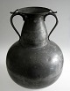 Große Zinn 
Vase, Art Deco, 
Dänemark, um 
1910-1920. Mit 
zwei 
Handgriffen und 
Dekorationen 
...