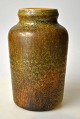 Nielsen, Ejvind 
(1916 - 1988) 
Dänemark: Vase. 
Keramik. Mit 
grüner, gelber 
und brauner 
Glasur. ...