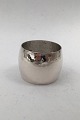 Dansk Sølv 
Hammerslået 
Servietring 
Måler Diam 4.5 
cm (1.77 inch) 
Bredde 3.2 cm 
(1.25 inch) ...
