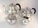 Hans Hansen. 
Sterling (925). 
Kaffee , tee 
Service. 
Bestehend aus 
Kaffeekanne, 
Teekanne, ...
