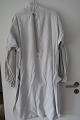 Hemd / Kleid 
aus Flachs 
gemacht, mit 
lange Ärmel
Ein ...
