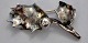 Brosche aus 
Sterlingsilber 
von Ove 
Eriksen, 1955, 
Åbyhøj, 
Dänemark. 
Geformt wie ein 
...