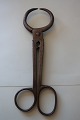 Eine antike 
Kandiszange/Zuckerzange
Handgeschmidet 
aus Eisen
L: 17cm
Um 1850
In gutem ...