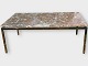 Couchtisch mit 
Marmorplatte 
und 
Metallgestell, 
Maße: HxLxB 
44x120x80cm, 
guter Zustand