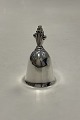 Georg Jensen 
Dronning 
Sterling Sølv 
Bord Klokke No 
260. Måler 8cm 
/ 3.15 inch
Vejer 88 gram 
/ ...