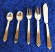 Georg Jensen 
Pyramide in 
versilbert 
Besteck EPNS 
aus Dänemark. 
5-teiliges 
Set: 
* 2tlg. ...