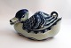Aluminia. 
Trankebar. 
Ente, 
Bonbonniere. 
Modell 
3043/1058. Höhe 
8 cm. Länge 17 
cm. (1 Wahl)