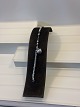 Damenarmband 
aus 
Sterlingsilber. 
Länge: 18 cm. 
Das Armband hat 
ein silbernes 
Herz in der 
Mitte ...