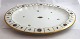 Königliches 
Kopenhagen. 
Henriette. 
Große ovale 
Servierplatte. 
Modell 
444-8540. Länge 
41,5 cm. ...