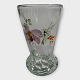 Älteres 
dekoriertes 
Glas mit Blumen 
und Beeren, hat 
auch Reste von 
Goldfarbe am 
Rand, Höhe ...