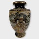 Japanische 
Satsuma-Vase, 
30 cm hoch, in 
gutem Zustand.