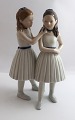 Royal 
Copenhagen. 
Porzellanfigur. 
Ballettmädchen. 
Modell 135. 
Höhe 22 cm. (1 
Wahl)