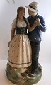 Royal 
Copenhagen. 
Porzellanfigur. 
Henrik & Else. 
Modell 3049. 
Höhe 43 cm. (3 
Wahl)