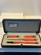 Art Deco 
Schreibset, aus 
den 1930er 
Jahren, Set 
besteht aus 
einem Stift, 
einem 
Brieföffner und 
...