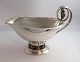 Georg Jensen. Sterling (925). Saucenschale mit Trauben. Design 296A. Länge 24 
cm. Höhe 18 cm