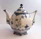 Royal Copenhagen. Musselmalet Volllspitze. Teekanne. Modell 1119. Höhe 20 cm. 
100 cl. (1 Wahl).