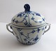 Bing & Gröndahl. Blau bemalt. Zuckerdose. Modell 302. Höhe 11 cm. (1 Wahl)