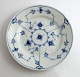 Bing & 
Gröndahl. Blau. 
Frühstücksteller.
 Modell 618. 
Durchmesser 
19,5 cm. (1 
Wahl).