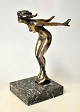 Unbekannter 
Künstler (20. 
Jahrhundert): 
Jugendstilfigur.
 Frauenakt. 
Bronze 
versilbert. Auf 
...