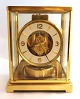 Jaeger 
LeCoultre. 
Atmos. Tischuhr 
im 
Messinggehäuse 
mit ...