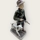 Bing & 
Gröndahl, Jäger 
mit Hund, Nr. 
2328, 2. 
Klasse, guter 
Zustand, Maße: 
24x15x9cm