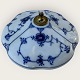 Bing & 
Gröndahl, Blau 
lackiert, 
Musselmalet, 
Öllampe Nr. 
373, 12 cm 
Durchmesser, 1. 
Klasse ...