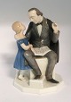 Bing & 
Gröndahl. 
Porzellanfigur. 
H.C. Andersen. 
Modell 2037. 
Höhe 23 cm. (1 
Wahl)