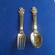 Die Hirtin und der Schornsteinfeger Kinderbesteck in dänisch vergoldetem Silber. Set Löffel und Gabel