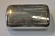 Schwedische 
Snus-Tabakdose 
aus Silber, 19. 
Jahrhundert. 
Mit Verzierung 
auf dem Deckel. 
Innen ...