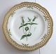 Royal 
Copenhagen. 
Flora Danica 
Teller m. 
durchbrochener 
Kante. 
Durchmesser 25 
cm. Modell 
3553. ...