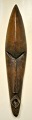 Afrikanische Holzmaske aus Schnitzereien, frühes 20. Jahrhundert. Länge: 58 cm. Breite: 11,5 cm.